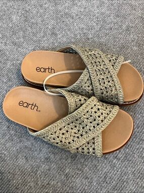 Earth Woven Slide Sandals in Natural Tan and Sage NO BOX